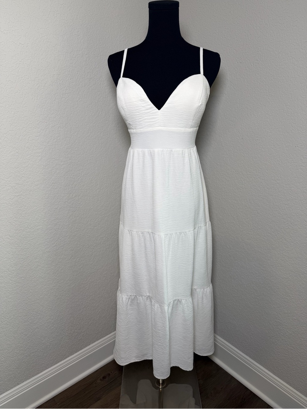 Speechless White Sweetheart Tiered Spaghetti-Strap Maxi Dress
